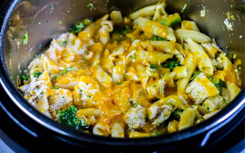 chicken broccoli cheese penne pasta in an instant pot